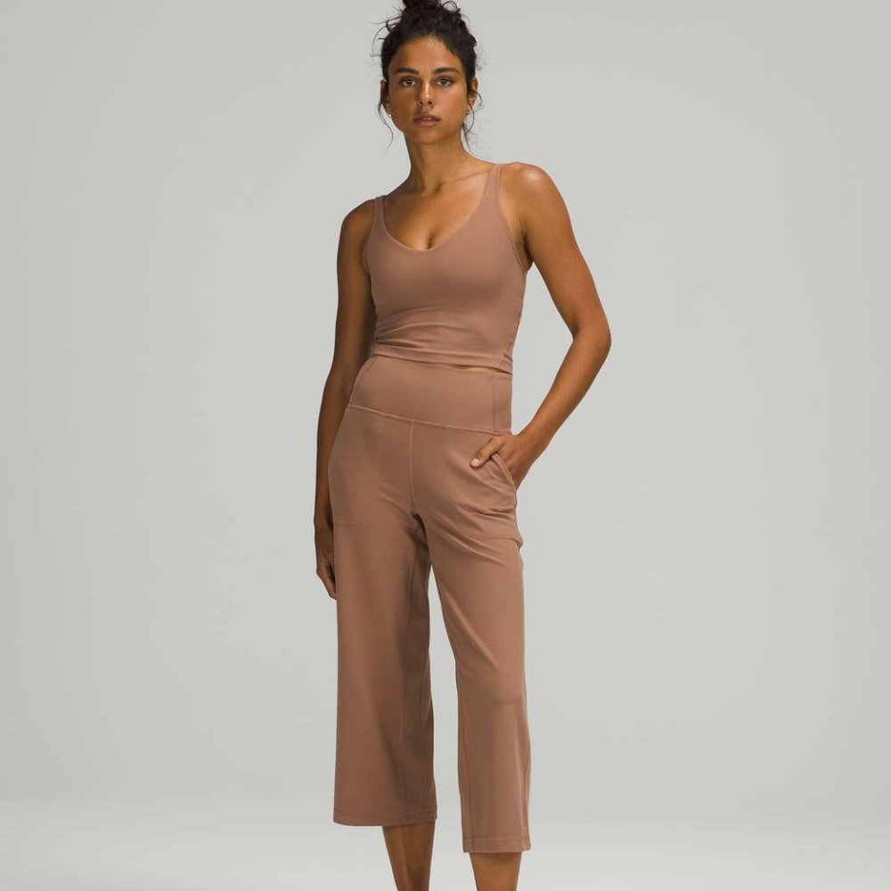 NEW without tags lululemon Align™ Super-High-Rise Wide Leg Crop 23" cacao size 0
